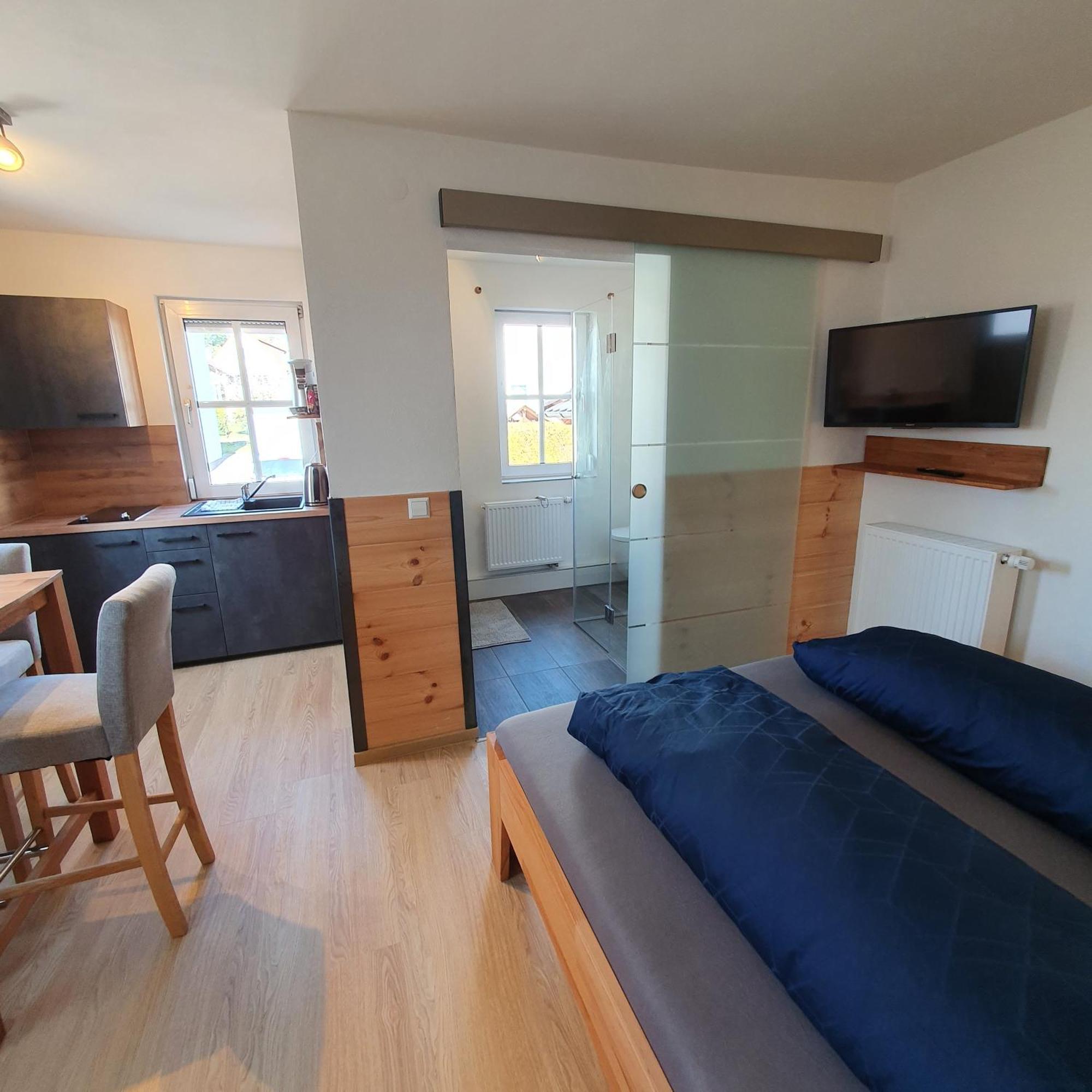 Alte Backstube - Ferienwohnung Hüttenstube und Ferienzimmer Auszeit Erkenbrechtsweiler Exterior foto
