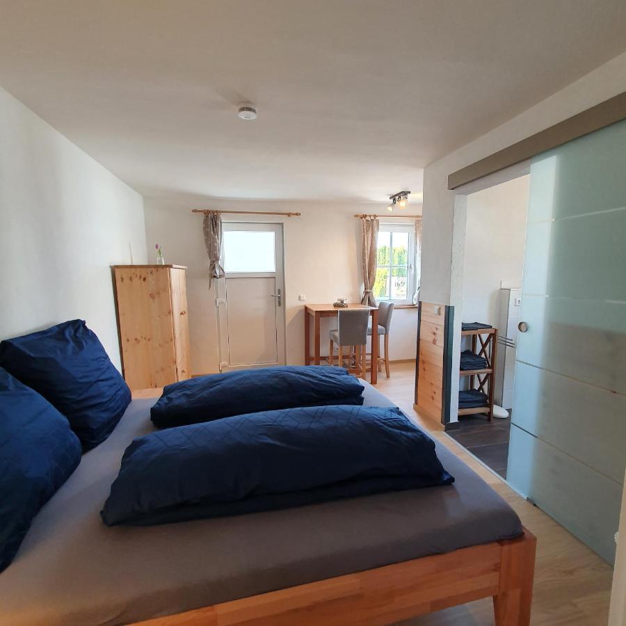 Alte Backstube - Ferienwohnung Hüttenstube und Ferienzimmer Auszeit Erkenbrechtsweiler Exterior foto